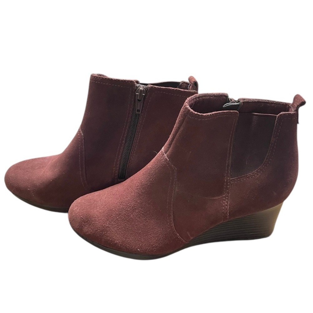 Clarks Women's Burgundy Suede Wedge Ankle Boots Side Zip‎ Elastic Size 7